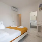 Guesthost - Lovely X4 In Apartament