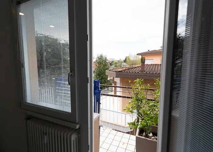 Guesthost - Lovely X4 In