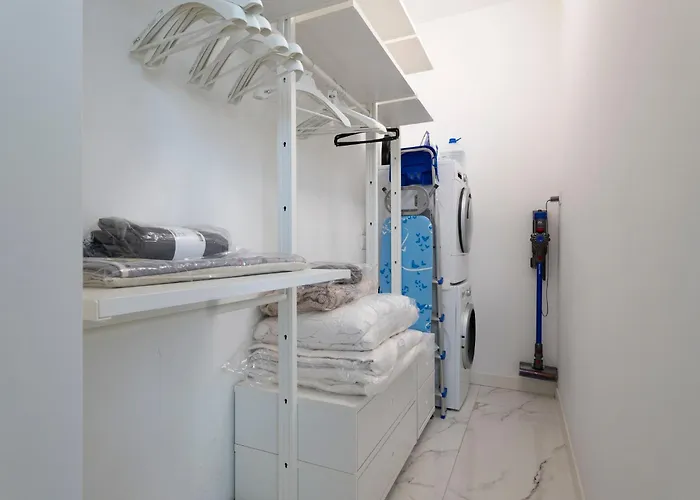 Guesthost - Lovely X4 In