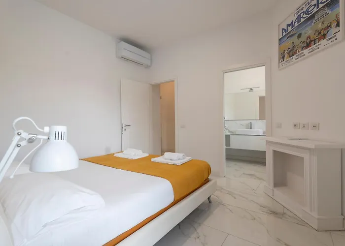 Guesthost - Lovely X4 In Apartament