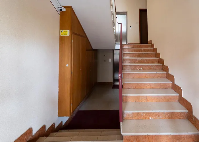 Guesthost - Lovely X4 In *