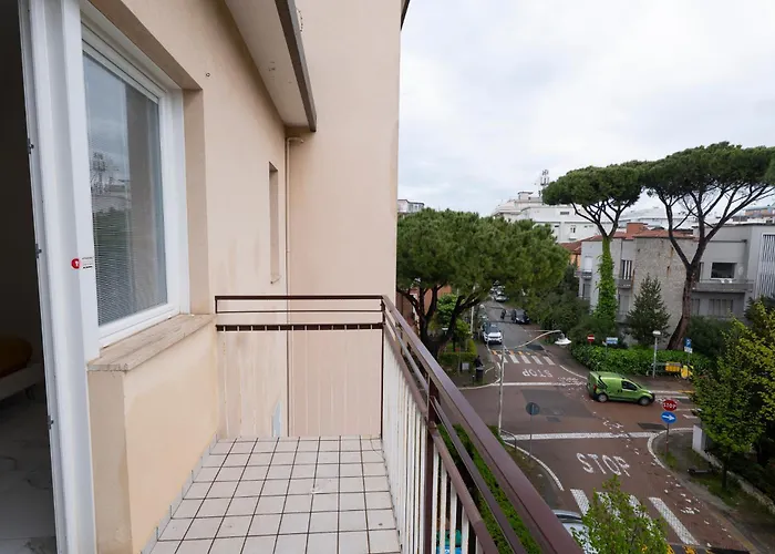 Guesthost - Lovely X4 In Apartament