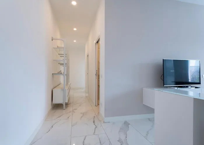 Guesthost - Lovely X4 In Apartamento